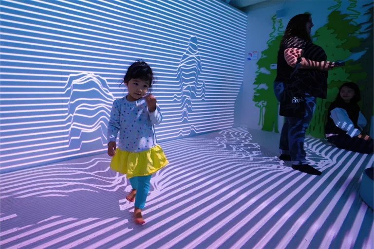 wild child immersive room girl