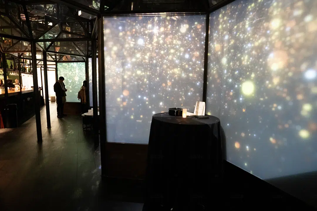 xpot immersive dining glowing wall